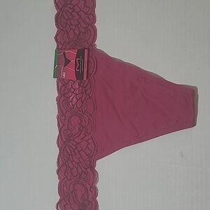 Maidenform luxurious lace thong